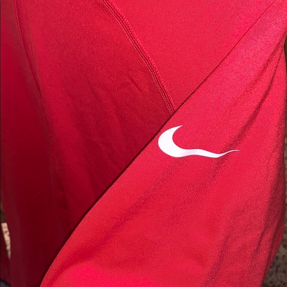 Nike Pullover - Picture 2 of 4